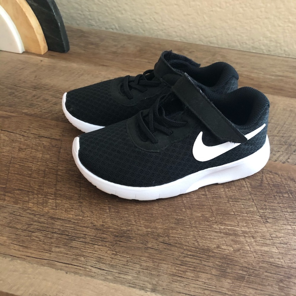 Nike Tanjun Sneaker